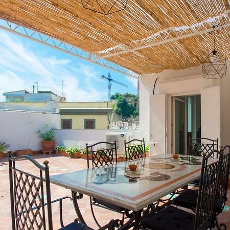 La Terrazza Di Roberta Apartment Napoli Bagian luar foto