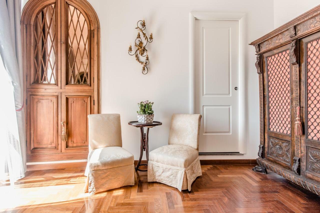 La Terrazza Di Roberta Apartment Napoli Bagian luar foto